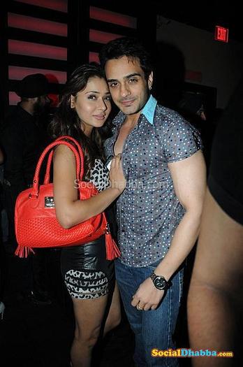 319793_10150930621004556_416710316_n