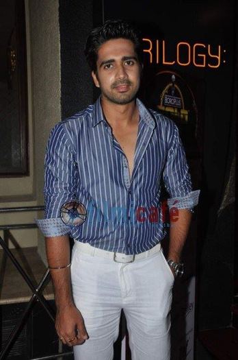 373938_280756785299206_1759287684_n - Dev-Avinash Sachdev 2012 2013