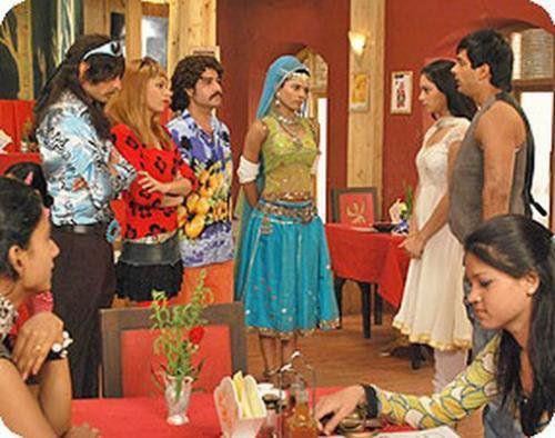 304760_244663922238629_7433369_n - DMG Gang