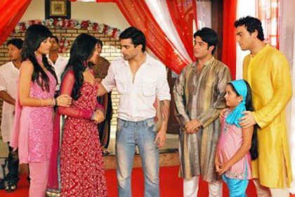 422314_321290467909307_1179515276_n - DMG Gang