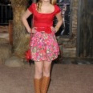 Stefanie_Scott_1337111523_0