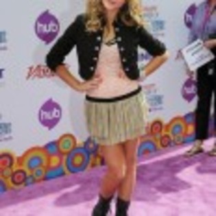 Stefanie_Scott_1337111565_0