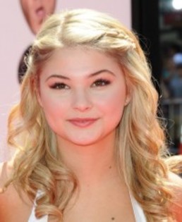 Stefanie_Scott_1337111619