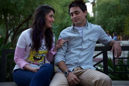 v6xm5uc2dvoffo2 - KAREENA KAPOOR