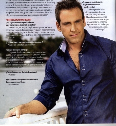 Carlos-carlos-ponce-13688739-458-499 - Carlos Ponce