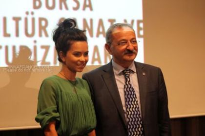  - 2012 07 3 - Inna at Press Conference in Turcia