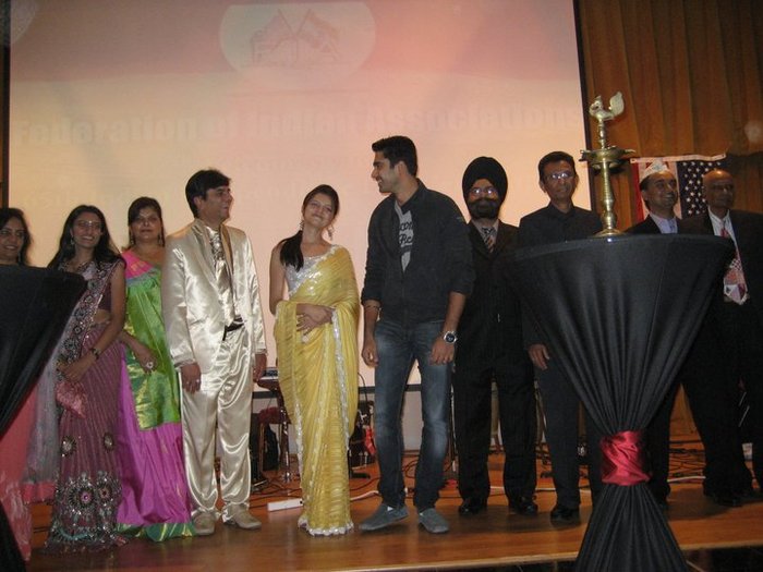 293627_206404022749349_5600637_n - C-dev si radhika-C