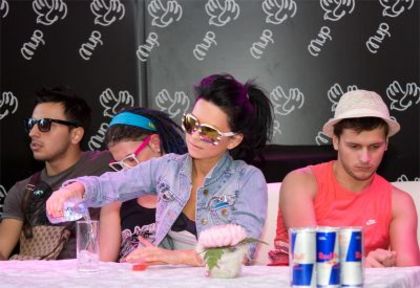  - 2009 09 1 - Inna at Press Conference and Signing Session in UFA - Rusia