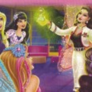 Barbie_A_Fashion_Fairytale_1295127468_3_2010