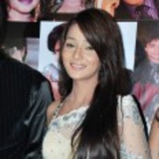 Sarah_Khan_1311432099_2