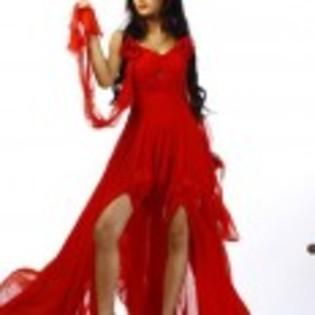 Sarah_Khan_1331902697_2