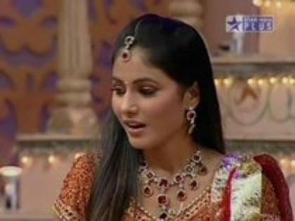 40194495_MPFNHVFXK - Hina Khan