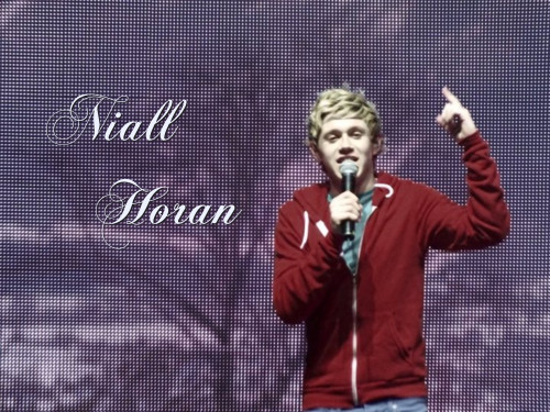 Prima fata care il saruta pe Hazza