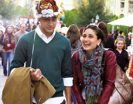 384128_261042113953956_1883654855_n - 0 Kareena Kapoor