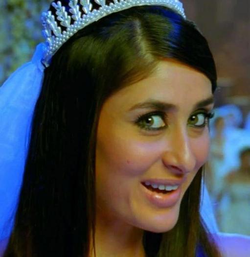 392386_362941247097375_1539904416_n - 0 Kareena Kapoor