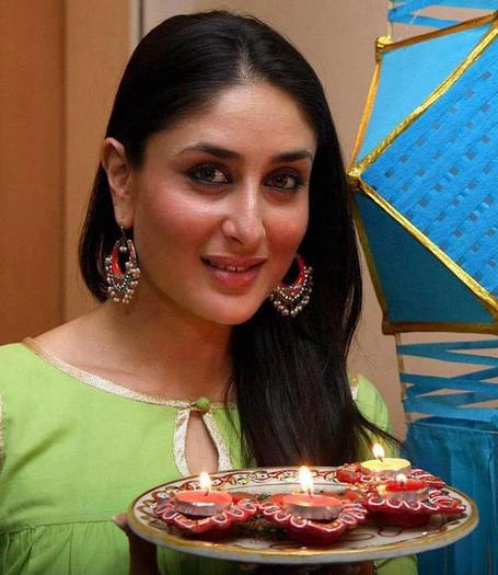 574814_361585103899656_599095950_n