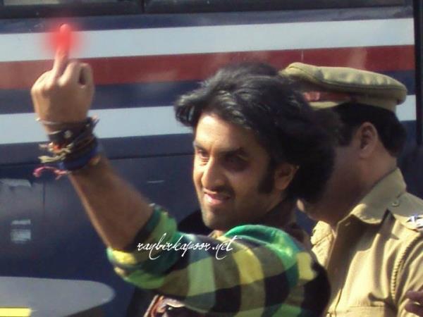 383865_320048284683485_1391114794_n