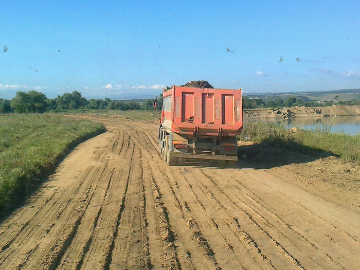 Fotografie1093 - LA  MUNCA LA  AUTOSTRADA     PUNCT DE  LUCRU       DEVA
