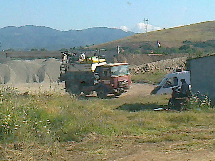 Fotografie1105 - LA  MUNCA LA  AUTOSTRADA     PUNCT DE  LUCRU       DEVA