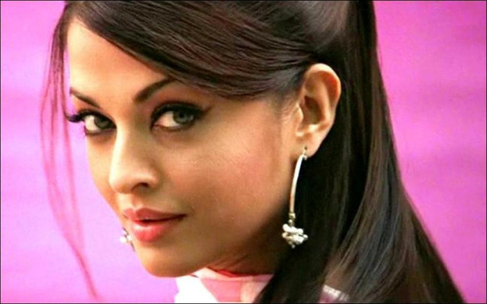 198369_430442793655536_231952894_n - 0 Aishwarya Rai