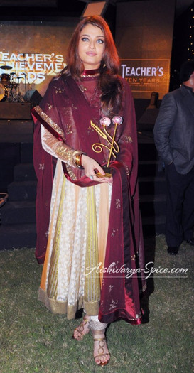 205339_425315547501594_1727286562_n - 0 Aishwarya Rai