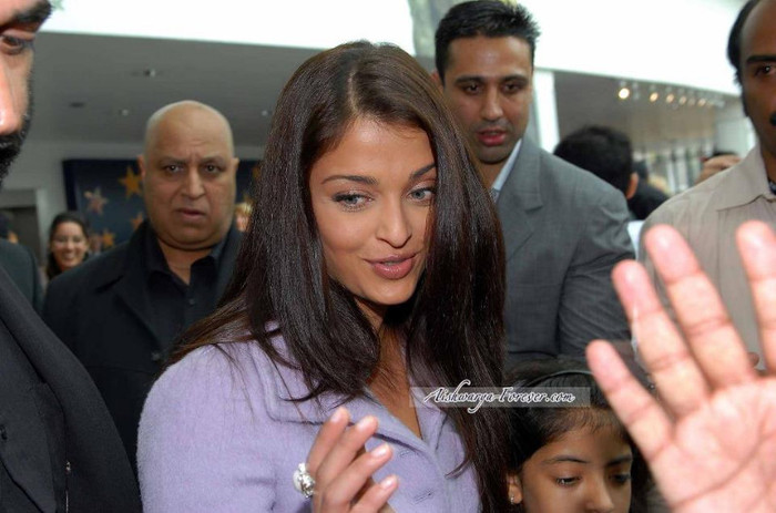 248063_425994544100361_1550308514_n - 0 Aishwarya Rai