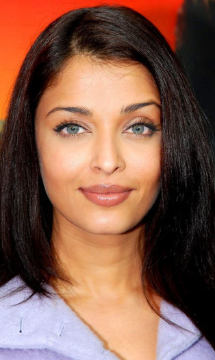 294910_429731323726683_2072322906_n - 0 Aishwarya Rai