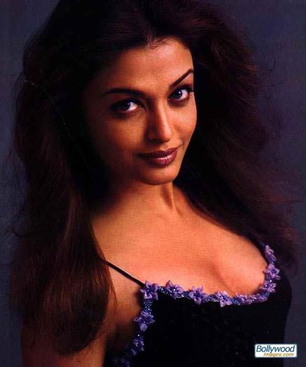303392_428778457155303_1064014079_n - 0 Aishwarya Rai
