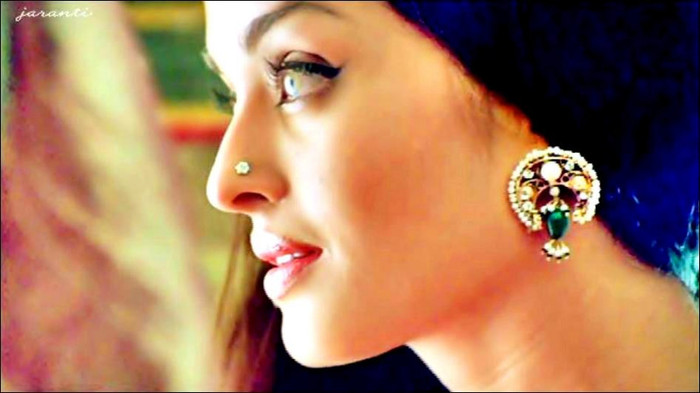 305572_410793005620515_11808619_n - 0 Aishwarya Rai