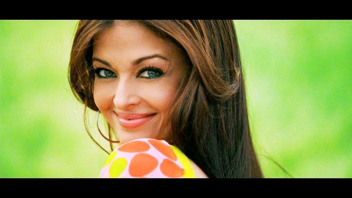 306119_409706012395881_513488984_n - 0 Aishwarya Rai