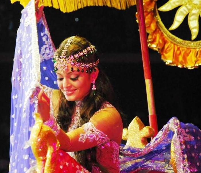 306946_429801010386381_755115905_n - 0 Aishwarya Rai