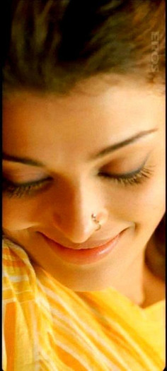 401888_429325360433946_42884210_n - 0 Aishwarya Rai