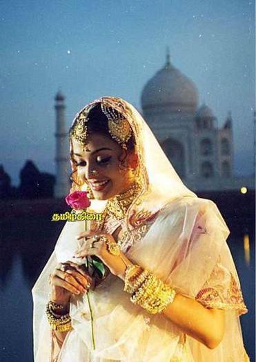 403407_427597693940046_707599813_n - 0 Aishwarya Rai