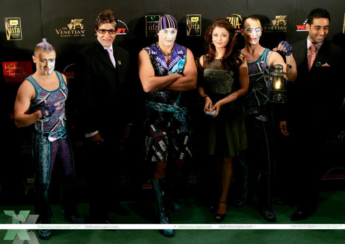 487102_425290764170739_1886771508_n - 0 Aishwarya Rai