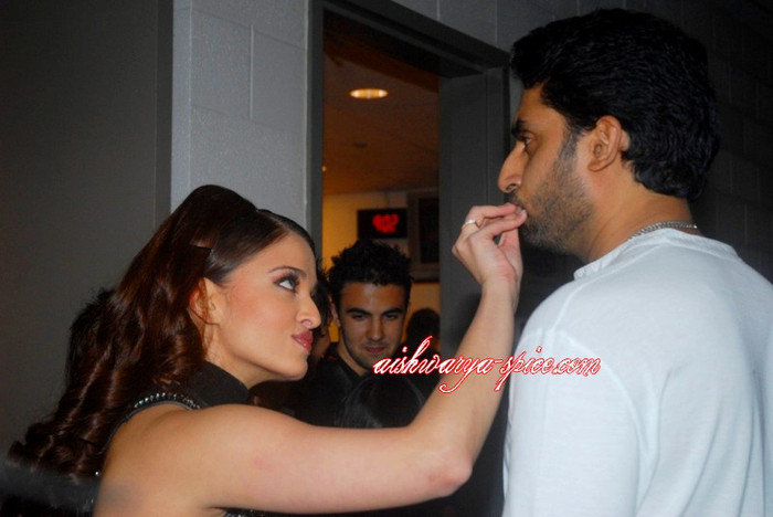 524923_410397228993426_735054572_n - 0 Aishwarya Rai