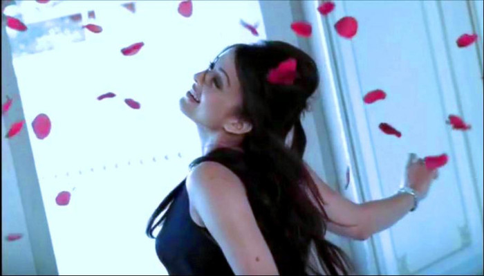 538748_379089245457558_935975763_n - 0 Aishwarya Rai