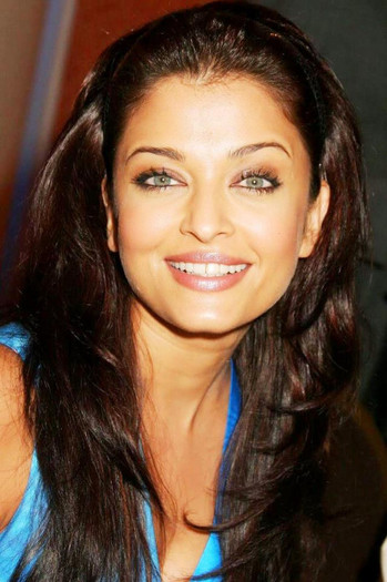 550739_429338617099287_1530667101_n - 0 Aishwarya Rai