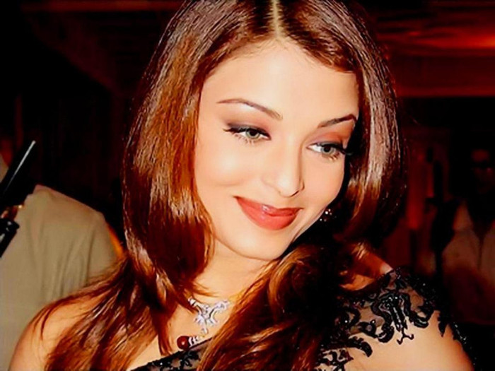 551684_409692232397259_876017810_n - 0 Aishwarya Rai