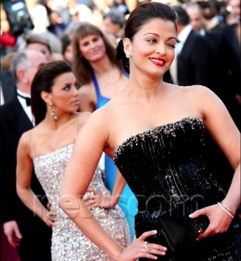 552472_444083618958120_1901582919_n - 0 Aishwarya Rai