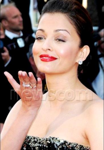 556550_445859832113832_1954301877_n - 0 Aishwarya Rai