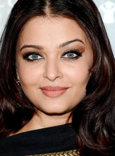 556693_430304163669399_620435240_n - 0 Aishwarya Rai