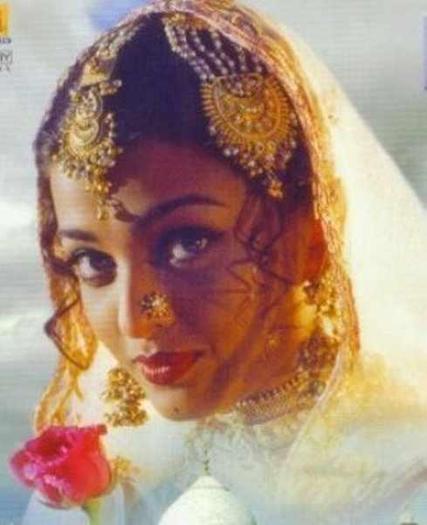 556833_427597383940077_1567101179_n - 0 Aishwarya Rai