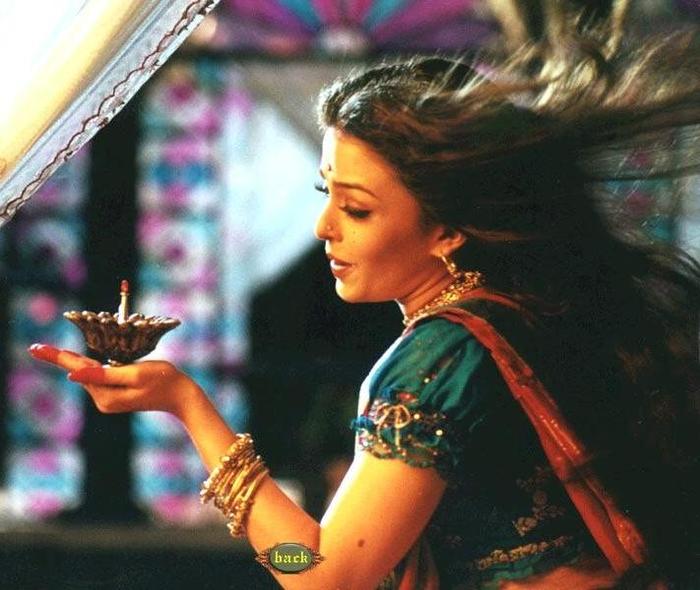 574746_411140765585739_277625320_n - 0 Aishwarya Rai