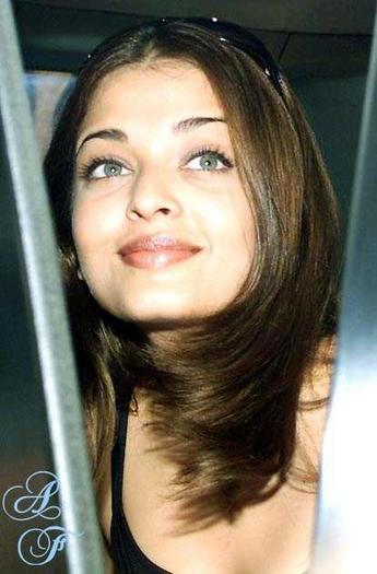 575135_426630400703442_662855781_n - 0 Aishwarya Rai