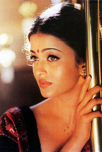 578147_425231690843313_2094026955_n - 0 Aishwarya Rai