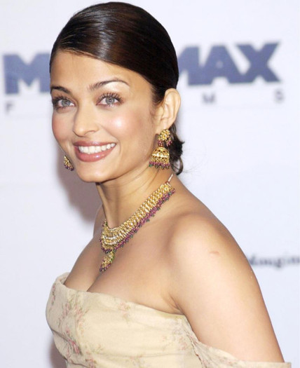580805_444103078956174_2082221035_n - 0 Aishwarya Rai