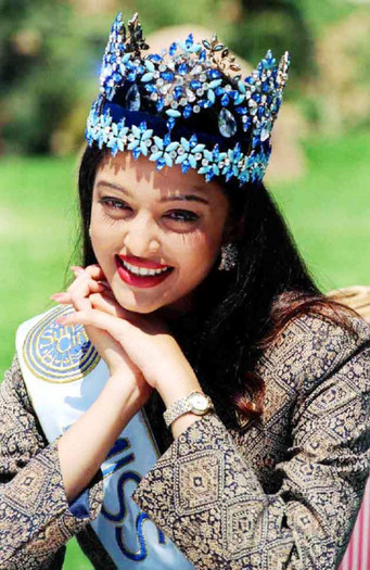 599762_442327439133738_342399260_n - 0 Aishwarya Rai