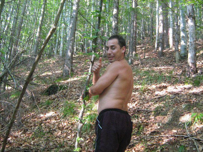 pe munte la Lacul Lesu 003