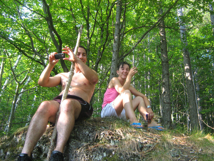 pe munte la Lacul Lesu 005