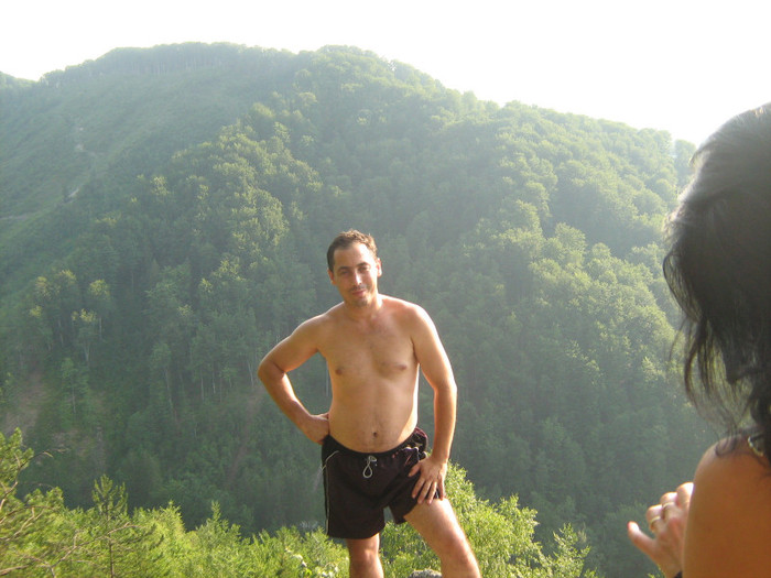 pe munte la Lacul Lesu 010